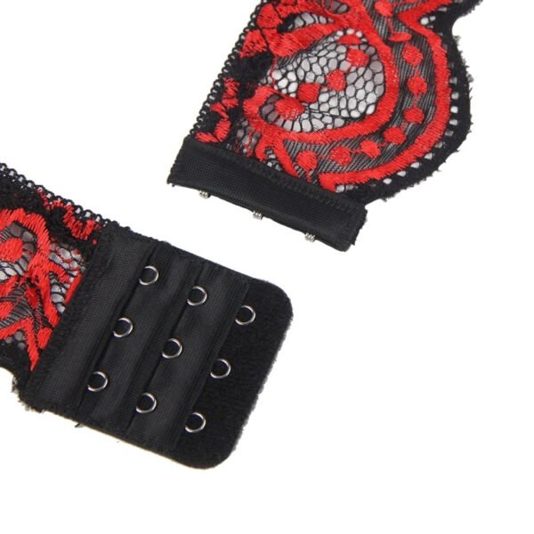 elegant two tone floral lace lingerie set with adjustable fit and thong panties